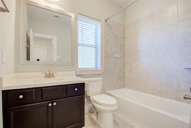 Building Photo - 18118 Moonlit River Dr