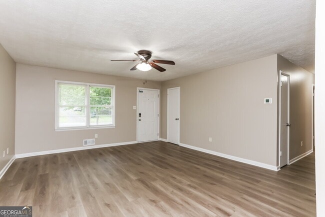 Building Photo - 2609 Farn Dr