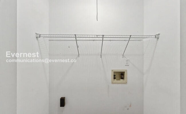 Building Photo - 1050 Independence Ct