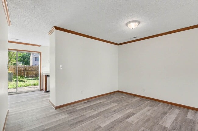 Building Photo - Updated 2BR Home Near Transit with Private Fenced Yard in Newport News
