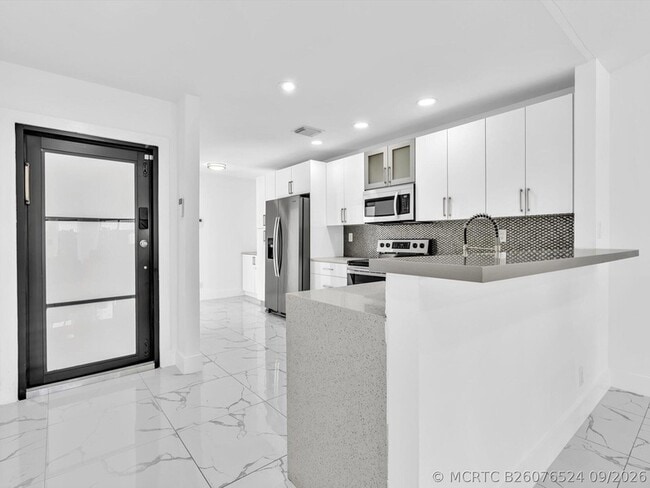 Building Photo - 21578 Altamira Ave