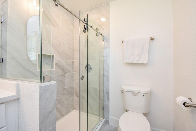 Building Photo - 4947 Cheena Dr