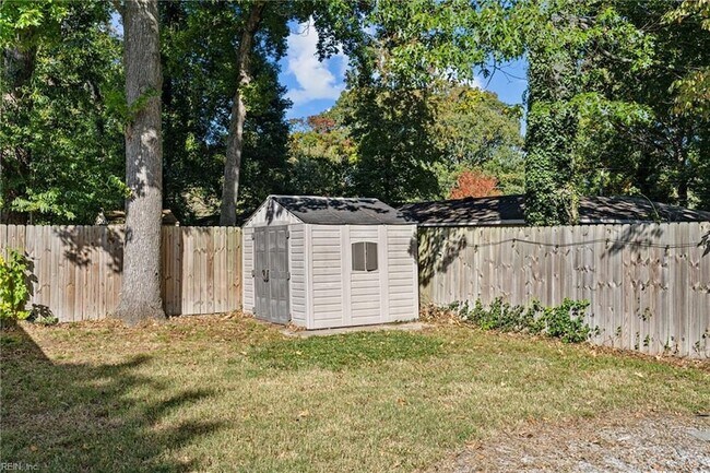 Building Photo - 408 Lineberry Rd