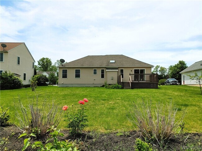Building Photo - 441 Riverwalk Dr