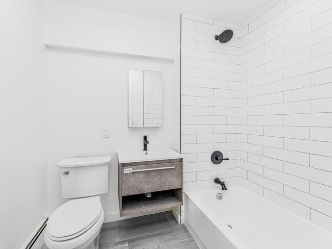 Building Photo - 136 Cortlandt St