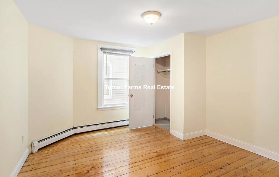 Building Photo - 65 Pleasant St