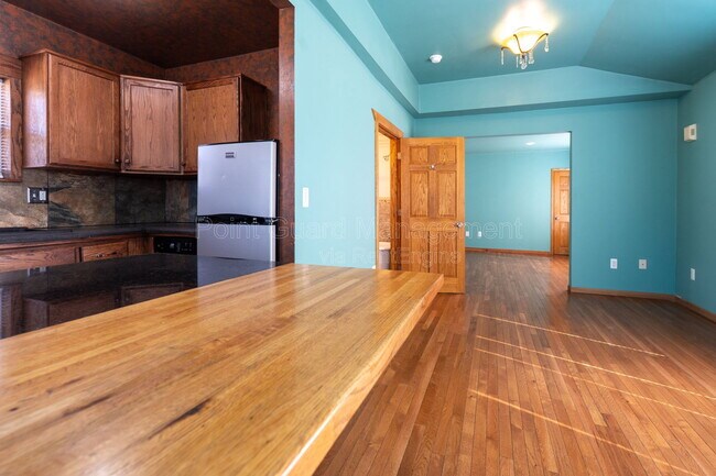 Building Photo - 421 N Emporia Ave