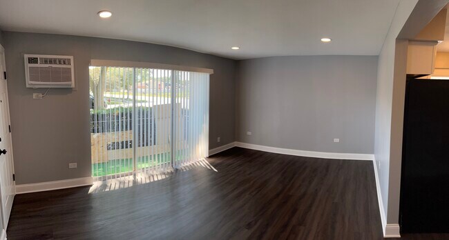 Building Photo - 3760 W 120th St