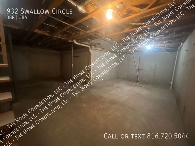 Building Photo - 932 Swallow Cir