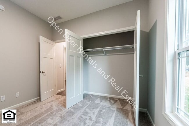 Building Photo - 307 Toledo St