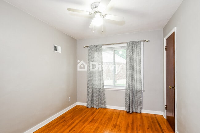 Building Photo - 5 Monacella Ct