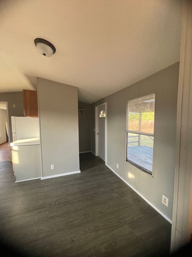 Building Photo - 2 BR 2 Bath 1,120 sq ft singlewide mobile home on 1.03 acres in Lonoke, AR