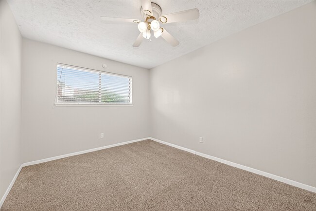 Building Photo - 21318 Park Brook Dr