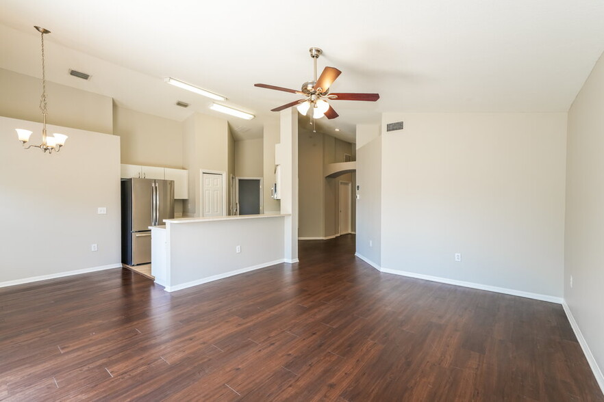 Building Photo - 13708 Ogakor Dr