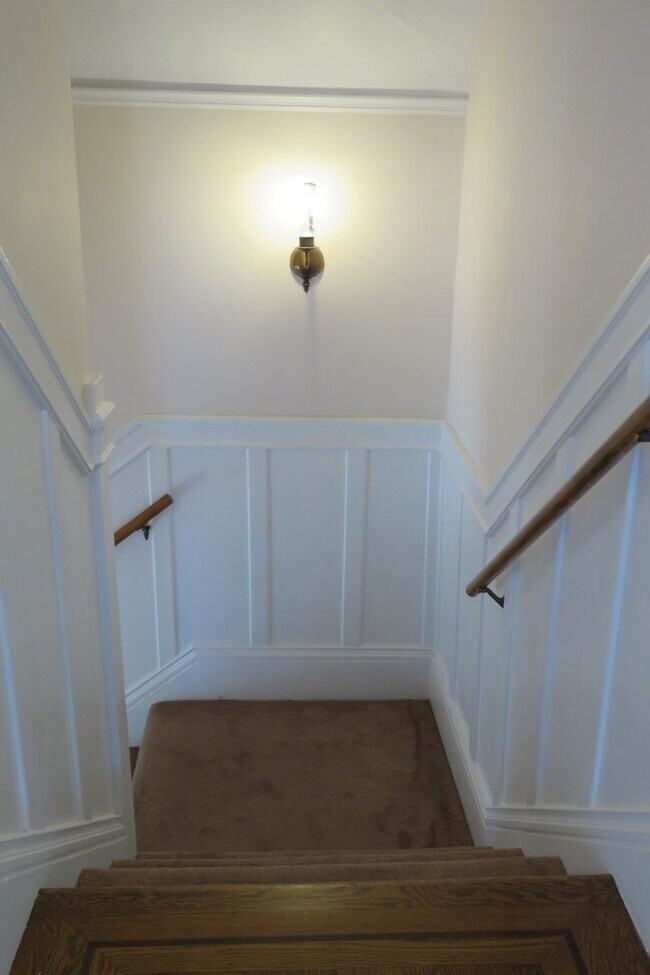 Building Photo - Noe Valley House - 3 beds-1.5 baths - VIEW - garage