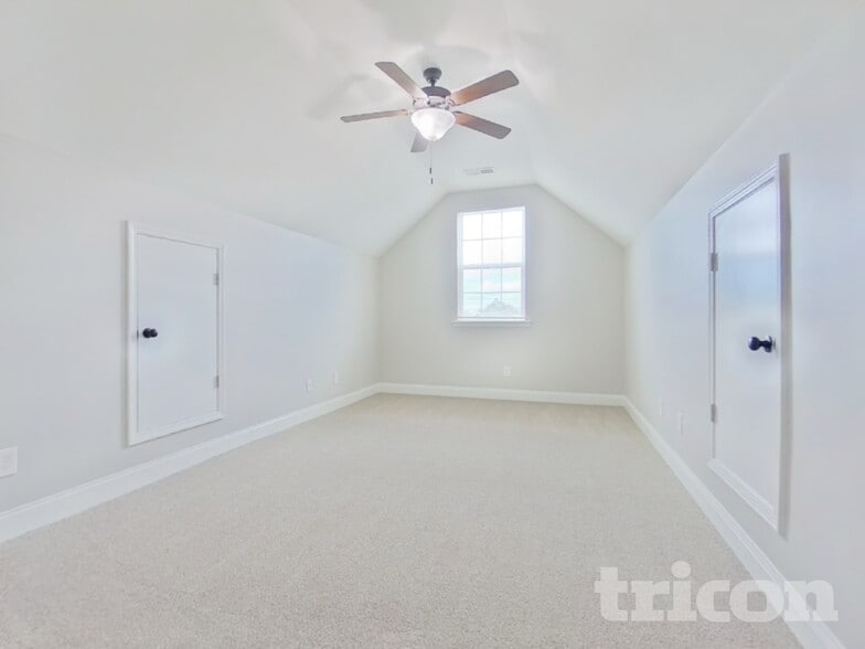Building Photo - 11 Sedge Ct