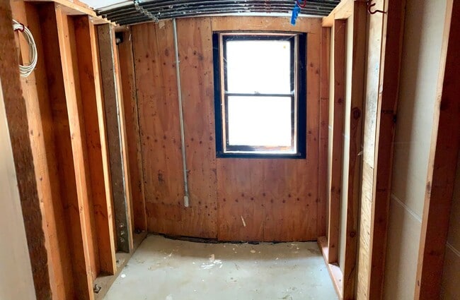 Building Photo - UPDATED BRIGHT 2BR/1BA  Top Floor Noe Valley 29th/Noe East/West VIEWS