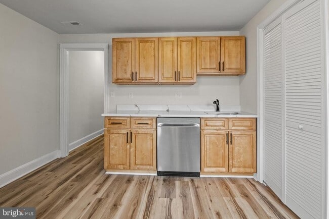 Building Photo - 308 Elrino St