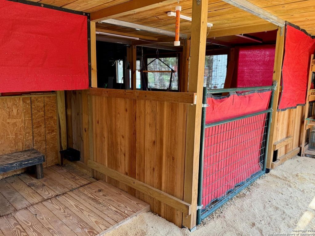 Building Photo - 1224 Campfire