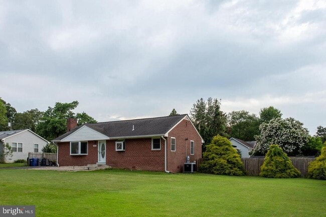 Building Photo - 5834 Pratt St