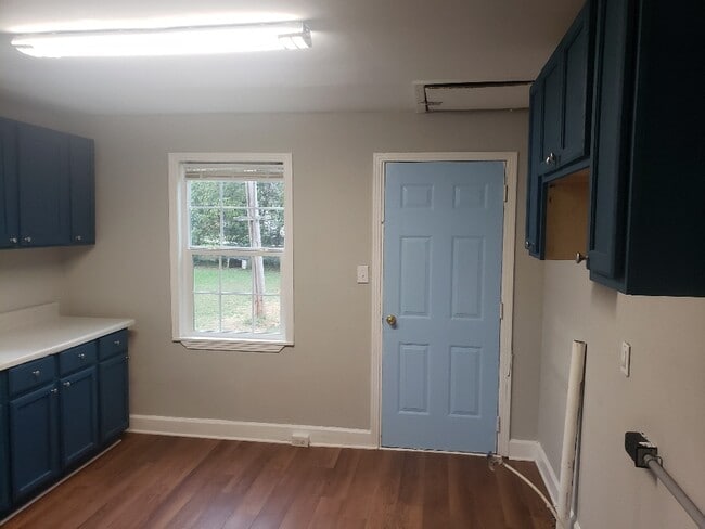 Building Photo - 299 Malvern Dr SW