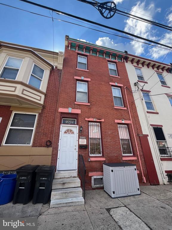 Building Photo - 4034 Locust St