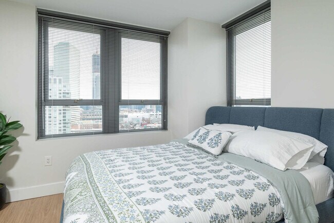 Building Photo - 677-679 Washington Street-SI ID1322145P