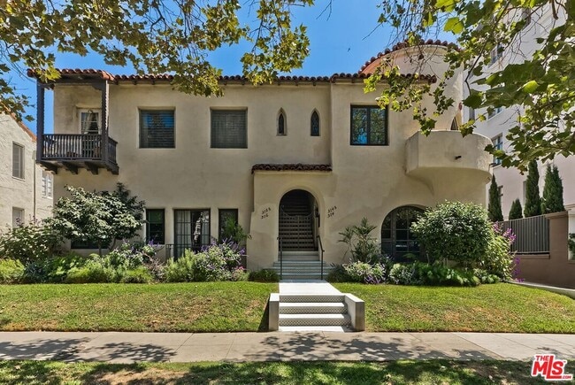 Primary Photo - 316 N Sycamore Ave