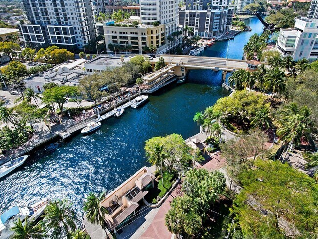 Building Photo - 333 Las Olas Way