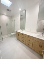 Building Photo - 230 S. Hamilton