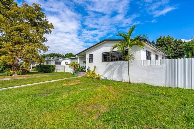 Building Photo - 1815 SW 85th Ct