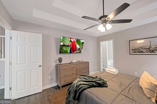 Building Photo - 6839 Sandy Creek Dr