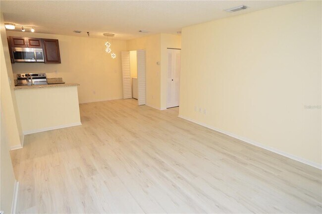 Building Photo - 10265 Gandy Blvd N