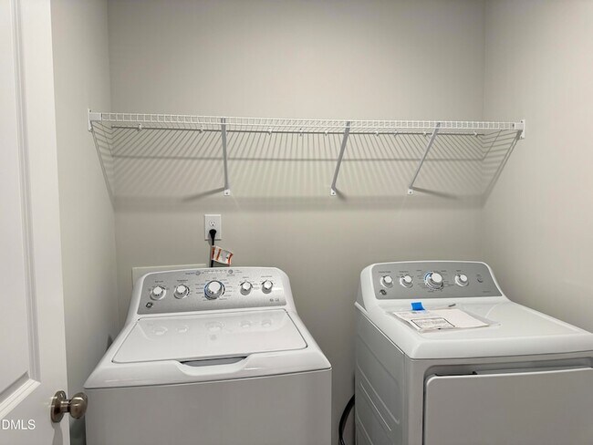 Building Photo - 523 Hester Rd