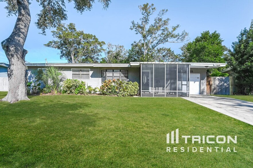 Primary Photo - 5025 33rd Terrace N