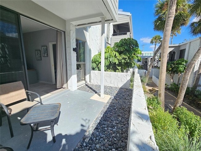 Building Photo - 1555 Tarpon Center Dr