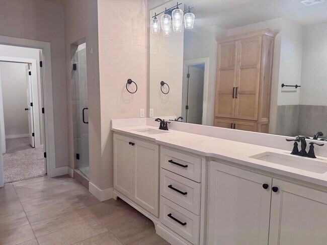 Building Photo - 1308 Lemon Ranch Rd