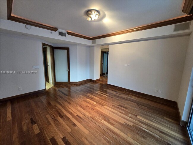 Building Photo - 1331 Brickell Bay Dr