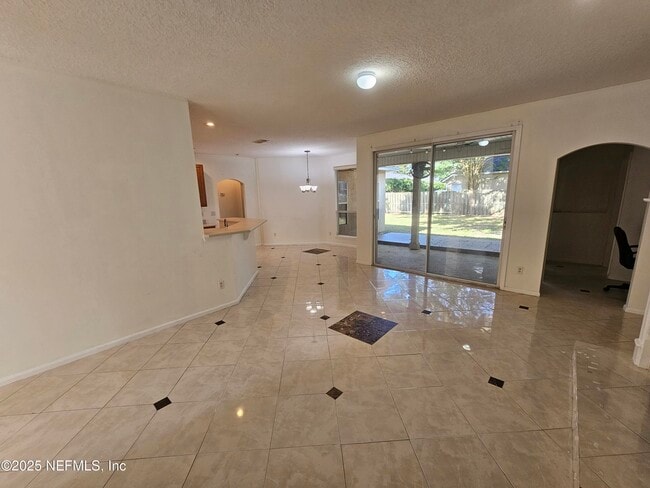 Building Photo - 1708 Dartmoor Ln
