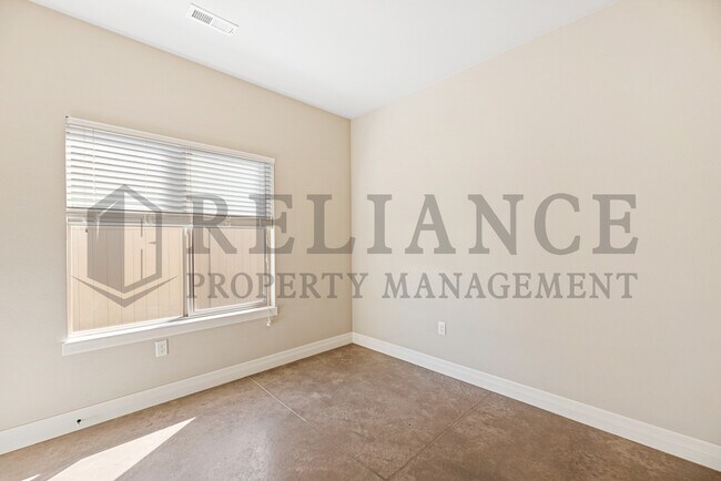 Building Photo - 3738 N Tyler Ct