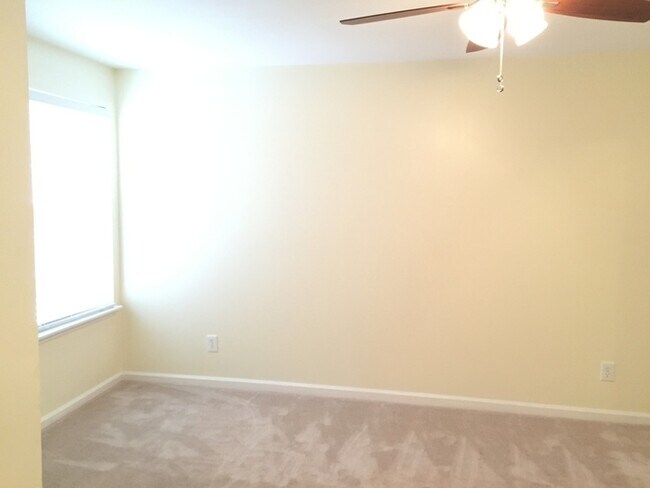 Building Photo - Rivermont Village Condominiums