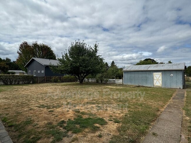 Building Photo - 2889 NW Gibson Hill Rd