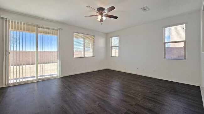 Building Photo - Blue Horizons community near Goodyear!