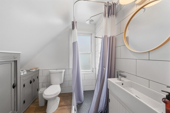 Building Photo - 124 73rd St