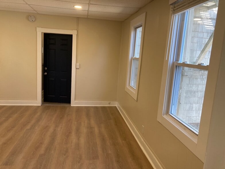 Building Photo - 64 Gray St