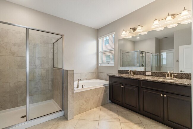 Building Photo - Spacious 4 bed, 3 Bath Terra Bella Home fo...