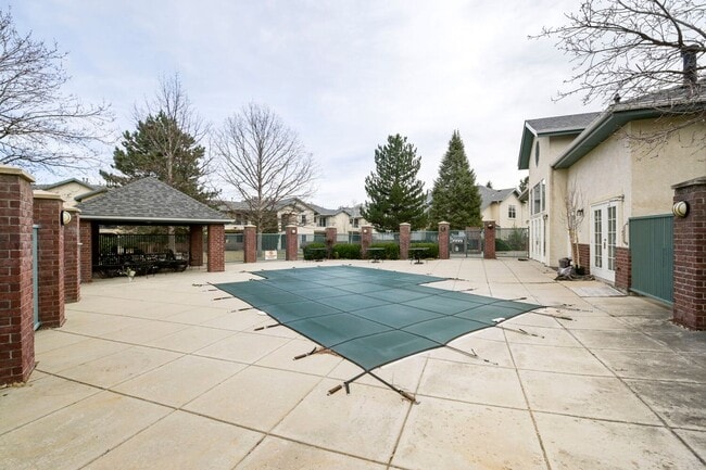 Building Photo - 550 Mohawk Dr