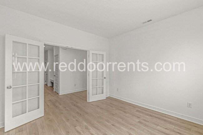 Building Photo - 2224 Boxwood Dr