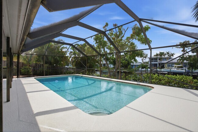Building Photo - 1603 SW Seagull Way