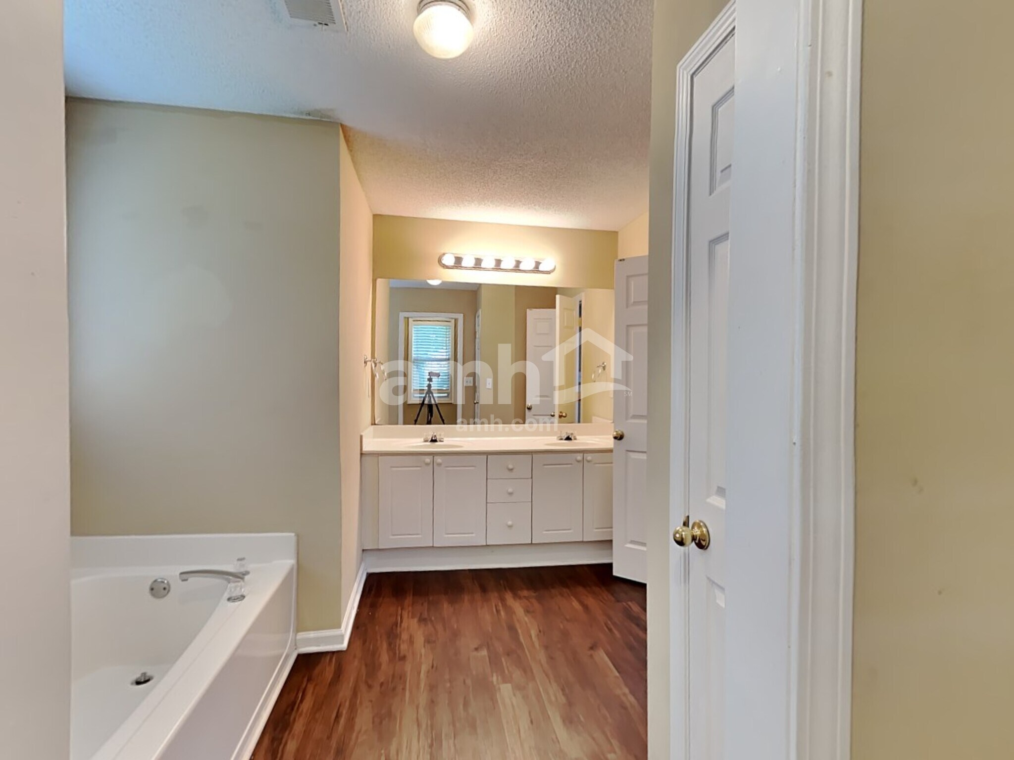 Building Photo - 5705 Wandering Vine Trl SE